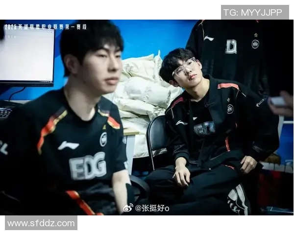 职业联赛分析BLG在S15LOL中的速度表现与战术运用探讨 职业联赛分析BLG在S15LOL中的速度表现与战术运用探讨